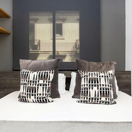 1 Bedroom Carrer Del Poeta Cabanyes Apartment Barcelona